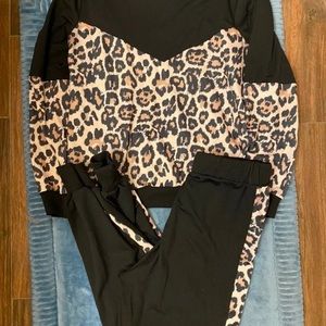 Black and cheetah lounge set